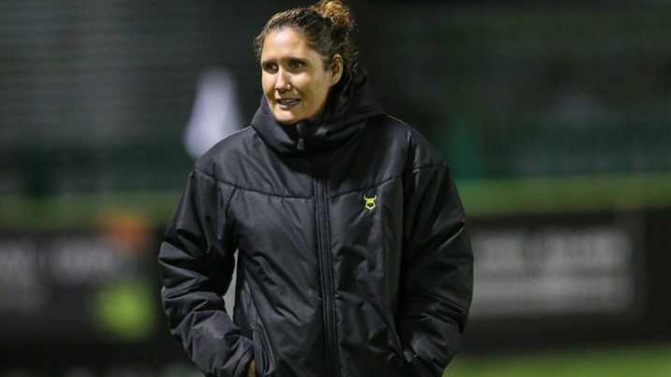 Hannah Dingley İngiltere’de profesyonel liglerdeki ilk kadın teknik direktör oldu